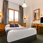 Oyo La Hotel