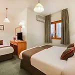 Hotel Oyo La *
