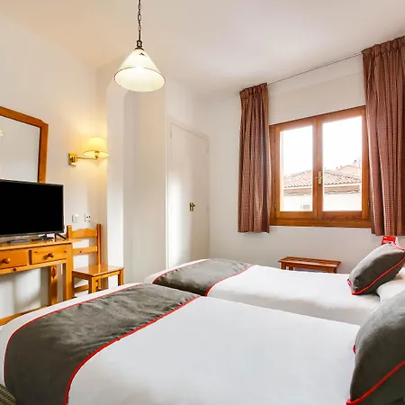 Oyo La Szálloda Segovia